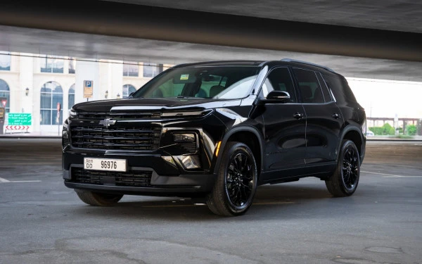 Black Chevrolet Traverse, 2025