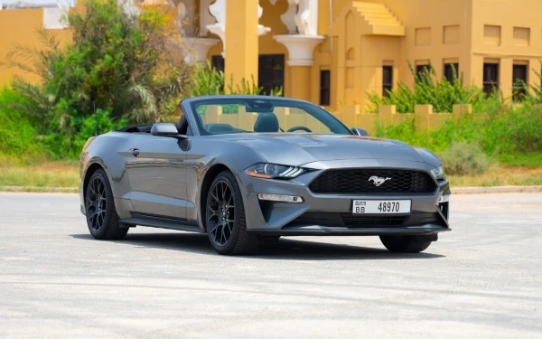 Dark Grey Ford Mustang cabrio, 2023